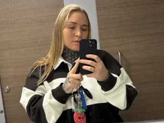 WebCAM of GreenEyesBlondeyUK