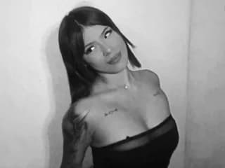 WebCAM of charlottemitchell